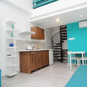 https://rainbow-apartments.hotelsatayianapa.com